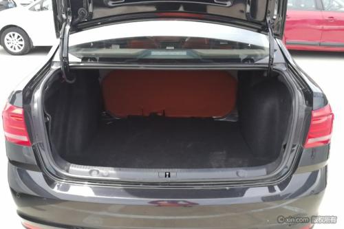 【米兰·(milan)】渣男说：“离了婚谁会要你这个破鞋”(图1)